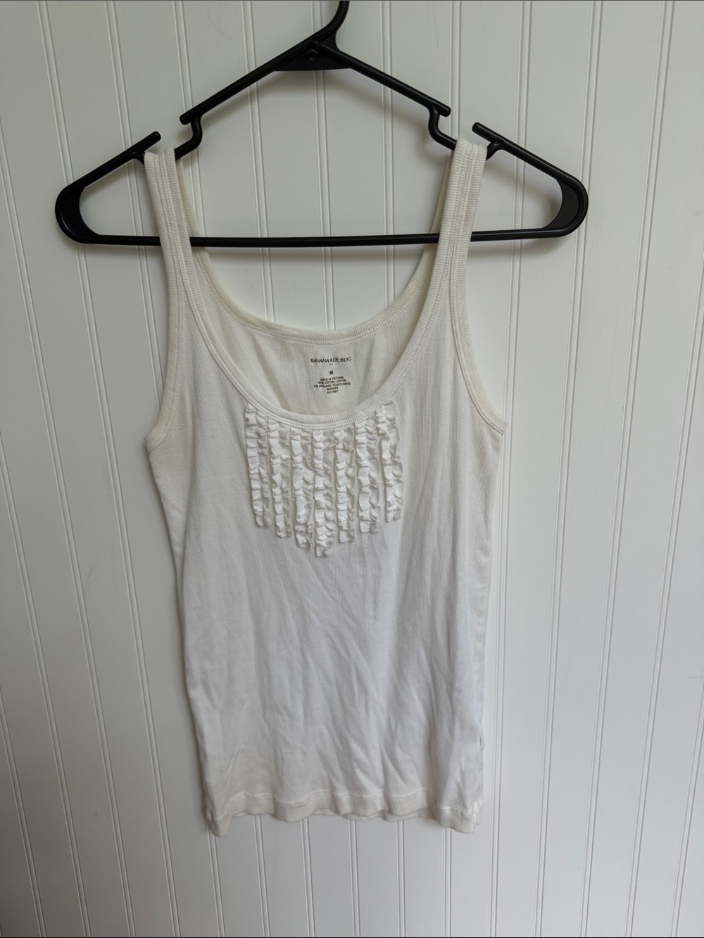 (355)Banana Republic Cream Ruffle-Front Tank Top